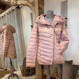 Pink Laundry brand puffer coat. Never worn, brand new. Size large